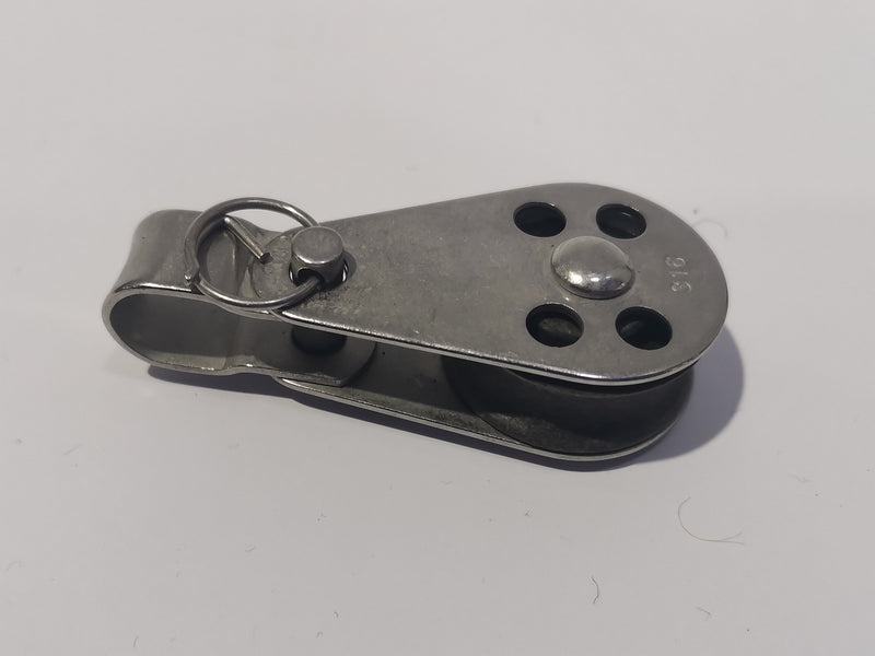 Single Pulley Block with Shackle accepts up to 6mm rope
