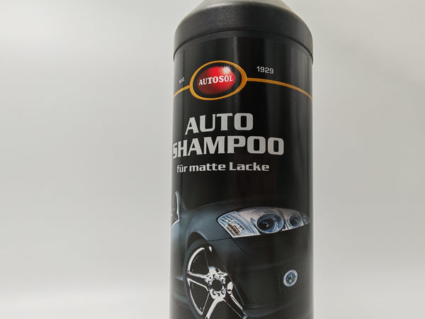 Can of Autosol Auto Shampoo on a white background