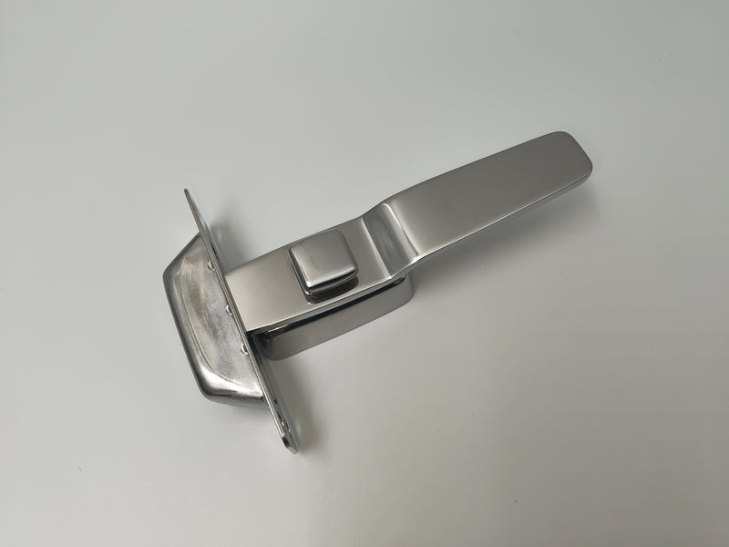 Transom door lever latch with flush keeper H/Duty